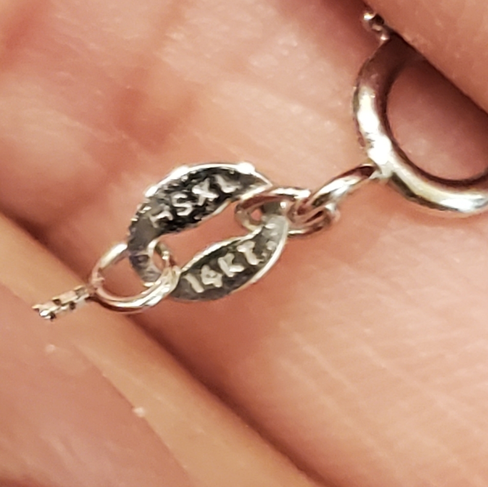14kt Chain with pendant - Picture 2 of 10